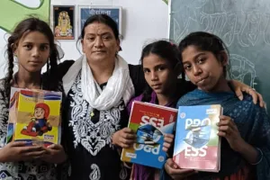 बच्चों के चेहरे पर शिक्षा का मुस्कान बिखेरनी वाली ‘वीरांगना’, समाज और शिक्षा से उपेक्षित बच्चों का भविष्य संवारने में जुटी गुंजन