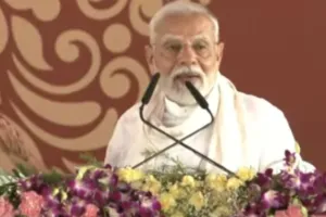 PM मोदी ने साधा सपा और कांग्रेस पर निशाना, कहा- विपक्ष को पाकिस्तान का दुख सहन नहीं होता