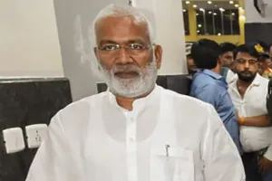 यूपी में मंत्री के बेटे को अनधिकृत प्रोटोकॉल: निजी सचिव पर गिरी गाज, जानें पूरा मामला