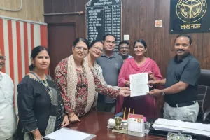 परीक्षा शुरू होने वाली नहीं पहुंची पाठ्य पुस्तकें, प्राथमिक शिक्षक प्रशिक्षित स्नातक एसोसिएशन ने सौंपा ज्ञापन