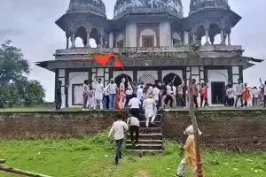 फतेहपुर मकबरा विवाद: डीजीपी को सौंपी गई जांच रिपोर्ट, दोषियों पर होगी सख्त कार्रवाई