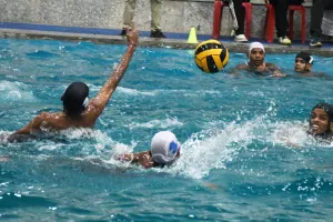 लखनऊ के तैराकों का जलवा, प्रदेशीय तैराकी प्रतियोगिता में गोरखपुर अव्वल... लखनऊ दूसरे स्थान पर