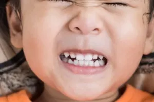 UP Dental Show: लंबे समय तक मजबूत रखते हैं दांत तो अभी से शुरू कर दें ये एक्सरसाइज, मानें विशेषज्ञों की बात