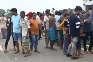 श्रावस्ती में भीषण सड़क हादसा, चार लोगों की मौत, दो घायल