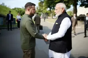 Russia vs Ukraine: पीएम मोदी लगा सकते हैं युद्ध पर विराम! जेलेंस्की के साथ फोन पर चर्चा, पुतिन से सोमवार को होगी मुलाकात