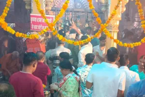 शिव मंदिरों में उमड़ा श्रद्धालुओं का हुजूम, सुरक्षा के कड़े इंतजाम