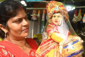 श्रीकृष्ण का 5252वां जन्मोत्सव कल: इस्कान मंदिर में धूमधाम से मनेगा महामहोत्सव, जानिए पूजा मुहूर्त से लेकर सामग्री, विधि