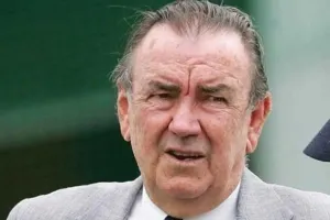 आस्ट्रेलिया के पूर्व क्रिकेटर, Captain और कोच रहे बॉब सिम्पसन का 89 वर्ष की उम्र में निधन, आस्ट्रेलियाई PM अल्बानीज ने कहा-लंबे समय तक याद रखेगा क्रिकेट 