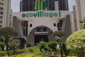 पानी की किल्लत से जूझ रहा ग्रेटर नोएडा का इको विलेज, निवासियों ने बिल्डर के खिलाफ की जमकर नारेबाजी  