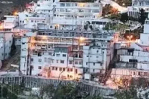 माता वैष्णो देवी मंदिर मार्ग पर भूस्खलन: 5 की मौत, 14 लोग घायल, रोकी गयी यात्रा 