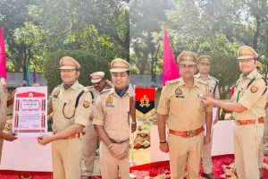 कुख्यात पासी गैंग का सफाया करने वाले 5 पुलिसकर्मी सम्मानित, PAC के 16 जवानों को भी मिला सम्मान 