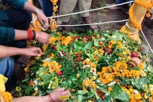 सावन के अंतिम सोमवार पर जौनपुर के शिव मंदिरों पर हुआ जलाभिषेक: जयकारों से मंदिर परिसर गुंजायमान, भारी पुलिस फोर्स की तैनाती