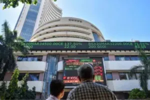 RBI की घोषणा के बाद घरेलू शेयर बाजारों में लगातार दूसरे दिन गिरावट, सेंसेक्स-निफ्टी समेत प्रमुख सूचकांकों में  उतार-चढ़ाव