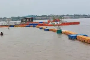 प्रयागराज : गंगा-यमुना का जलस्तर घटा, बाढ़ प्रभावित क्षेत्रों में साफ सफाई में जुटा नगर निगम 