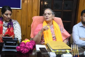 महापौर ने दी बारिश में जर्जर सड़कें और नालियां दुरुस्त करने की डेडलाइन, बैठक में 10 करोड़ बजट निर्धारित