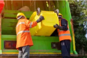 लखनऊ-गाजियाबाद में डोर-टू-डोर कूड़ा उठाने में लगाया चूना, 71.50 करोड़ का नुकसान