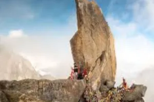 लगातार हो रही तेज बारिश से हिमाचल प्रदेश में भारी नुकसान: अस्थायी तौर पर स्थगित हुई किन्नर कैलाश यात्रा, भूस्खलन की घटनाए आई सामने  