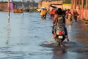 प्रयागराज में बाढ़ के बाद अब बढ़ा संक्रामक बीमारियों का खतरा, जिला अस्पतालों में आ रहे डेंगू-मलेरिया के मरीज