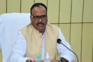 उप मुख्यमंत्री के निर्देश पर प्रमुख सचिव ने जारी किया आदेश ड्यूटी पर नदारद 4 डॉक्टर बर्खास्त, 3 अन्य के खिलाफ कार्रवाई