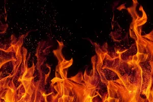 Bahraich News : बहराइच में आग से पांच मकान स्वाहा, घरेलू सामान जलकर राख