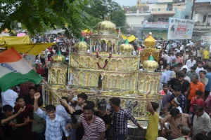 करबला शहीदों के चहेल्लुम पर छुरियों से मातम, ताजिये सुपुर्द-ए-खाक 