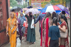 Bareilly: सर्किट हाउस में सीएम की समीक्षा बैठक...बरेली कॉलेज में जनसभा से पहले काले कपड़े पहने लोगों को रोका