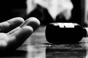 UP : तीन सहेलियों ने एक साथ खाया जहर, एक की मौत...सीसीटीवी से खुलेगा राज