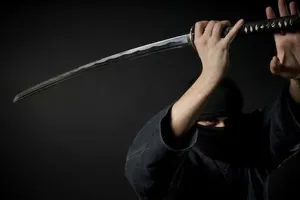 Bareilly : तलवार से हमला कर बोले-सपा सरकार आई तो नामोनिशान मिटा देंगे