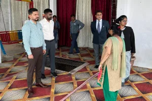 किशोरी गृहों में बेटियों से संवाद, आत्मनिर्भरता पर जोर : जिला जज और डीएम ने कर निरीक्षण सुविधाओं को और बेहतर बनाने का दिया निर्देश