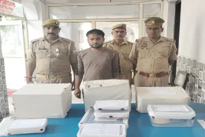 Bareilly: एसएसपी से सीएमओ तक की 100 रुपये में लगाता था मोहर