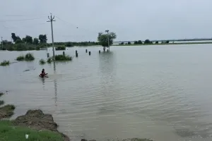 बदायूं:  जलस्तर बढ़ने से खतरे के निशान तक पहुंची गंगा...उसहैत क्षेत्र में बाढ़ का खतरा 
