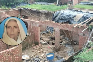 UP: बरसात में आसमानी कहर...छत गिरने से मलबे में दबकर महिला की मौत 
