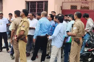 लखीमपुर खीरी : अधिवक्ता आशीष समेत कई लोगों पर सरकारी कार्य में बाधा पहुंचाने का केस दर्ज 