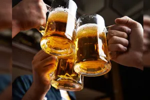 Bareilly :  शराब पीने से दो दोस्तों की मौत, एक की हालत गंभीर, हरियाणा से आई थी दारू