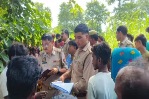 लखीमपुर खीरी : खेत गए युवक का दूसरे दिन चक मार्ग पर मिला शव, जांच में जुटी पुलिस