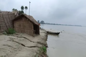 सरयू का कहर! नेपाल से छोड़ा पानी बना मुसीबत, गांव-घर-खेत सब डूबे