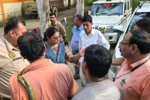 पीलीभीत: देवीपुरा गोशाला में बारिश के बाद जमा पानी में पशुओं के शव तैरते मिलने पर हंगामा 