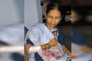 पीलीभीत : बंटवारे के विवाद में मां-बेटे पर हमला, चाकू से किए वार