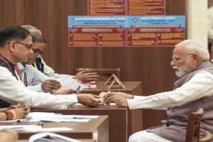 उपराष्ट्रपति चुनाव:  प्रधानमंत्री मोदी, सोनिया, राहुल, राजनाथ समेत कई नेताओं ने किया मतदान