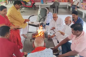 पीलीभीत: 51 परिवारों ने नहीं सुधारी भूल, मुक्तिधाम समिति ने कराया तर्पण..विधि विधान से सिराहे फूल