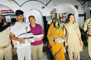 बदायूं : तस्करी करने वाली महिला समेत तीन गिरफ्तार, अफीम बरामद