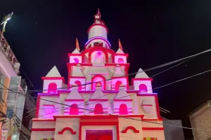 गोंडा में दुर्गा पूजा पांडालों का SP ने किया रात्रि भ्रमण, सुरक्षा व्यवस्था का लिया जायजा