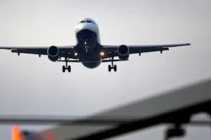 कानपुर से दिल्ली जा रही फ्लाइट में घुसा चूहा, यात्रियों को नीचे उतार हुई सर्चिंग, केमिकल डालकर मारा गया