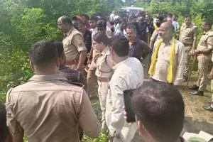 Barabanki News:  तलाकशुदा महिला की गला दबाकर हत्या, दुष्कर्म की आशंका, दो युवकों की निशांदेही पर बरामद हुआ शव
