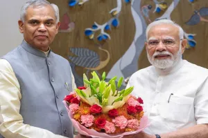 महाराष्ट्र के राज्यपाल ने दिया इस्तीफा, गुजरात के गवर्नर देवव्रत को मिला अतिरिक्त प्रभार