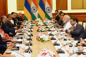 PM Modi Varanasi visit मॉरीशस के लिए विशेष आर्थिक पैकेज का ऐलान कर बोले प्रधानमंत्री मोदी- अलग देश, पर सपने एक...