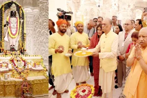 रामलला की शरण में मॉरीशस सरकार:  श्रीरामलला के दरबार में PM रामगुलाम ने टेका मत्था, CM योगी ने किया अभिनंदन