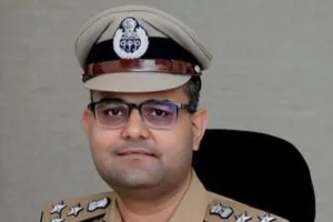 चिन्हित माफियाओं के विरुद्ध करें कठोर कार्रवाई : वैभव कृष्ण 