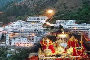 Vaishno Devi Yatra: लगातार बारिश के कारण वैष्णो देवी मंदिर की तीर्थयात्रा स्थगित, पढ़ें- बड़ा अपडेट 