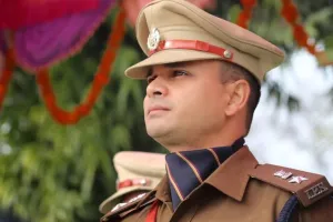 UP IPS Transfer: यूपी में 16 आईपीएस अफसरों के तबादले, अशोक कुमार मीना बने हरदोई के नए कप्तान